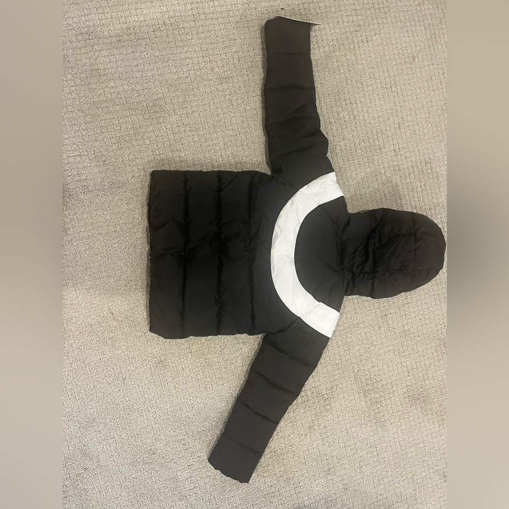 Boys size 5 Nike Jacket, NWT
